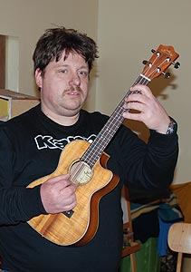 Dietmar Schwanitz, Co-Leiter des Ukulelenorchesters